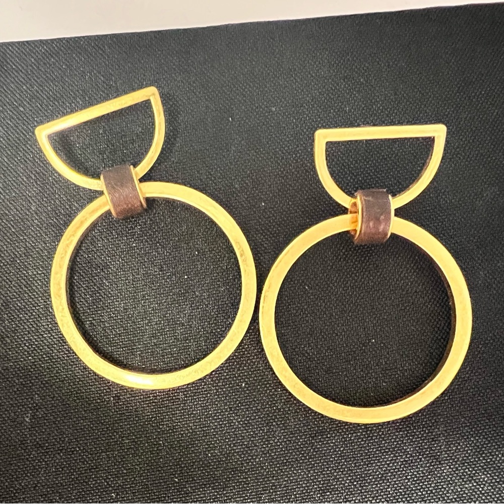 Madewell leather and gold hoops!